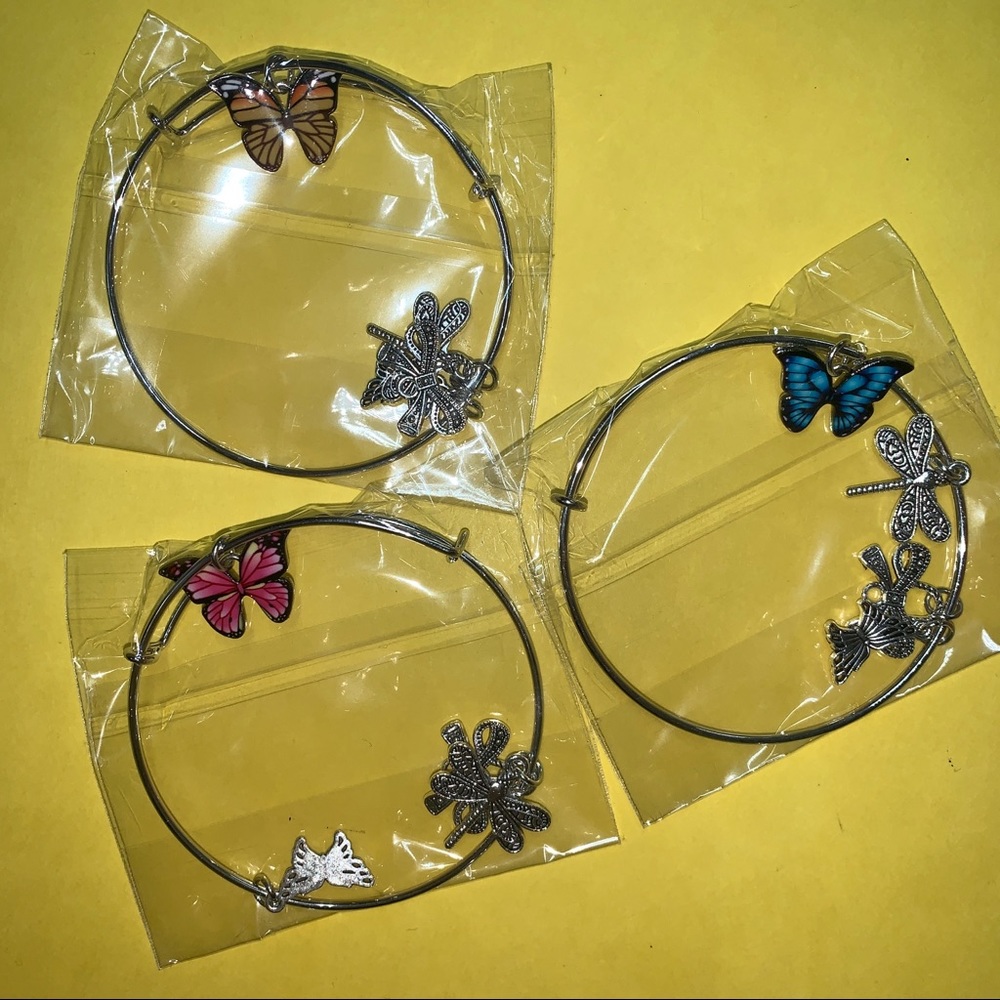 High quality bangle with butterfly charms!
